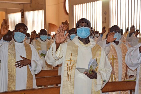 Priests Called to “defend oppressed, re-establish justice”: Prelate in Togo at Chrism Mass