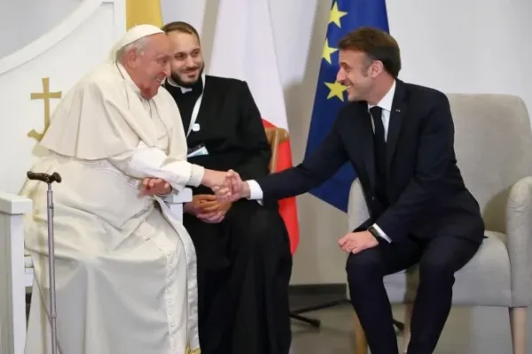 Corsica: Pope Francis Draws President Macron’s Attention to St. Thomas More’s prayer: “Lord, give me a sense of humor”