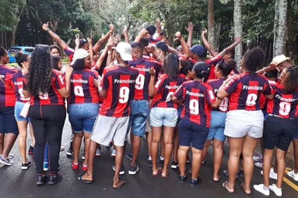 Youths in Mauritius to Dress in Colors of Pope Francis’ Favorite Soccer team