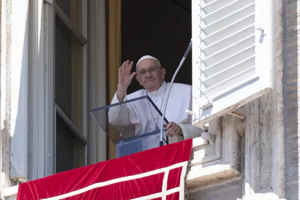 “Faith not a ‘lullaby’, but rather living flame to keep us wakeful, active”: Pope Fracis