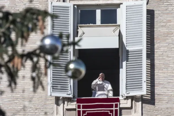 Pope at Angelus: "Through silence and prayer, we make space for Jesus"