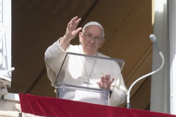 Sunday Angelus: Pope Francis Warns against "duplicity of heart"