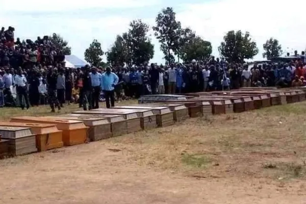 Mass burial for victims of persecution in Nigeria. Credit: Intersociety