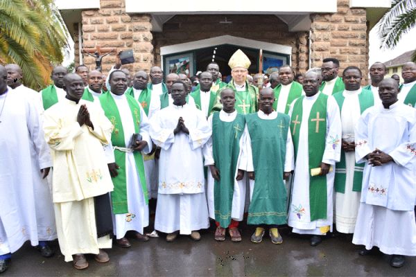 Apostolic Nuncio in Kenya and South Sudan, Archbishop Bert van Megen with South Sudanese clergy, religious, laity in Nairobi after Mass on Sunday, October 6, 2019 / ACI Africa