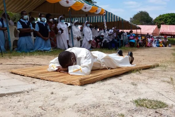 Priesthood Defined by Offering “sacrifice of praise”: Nuncio in Kenya at Ordination