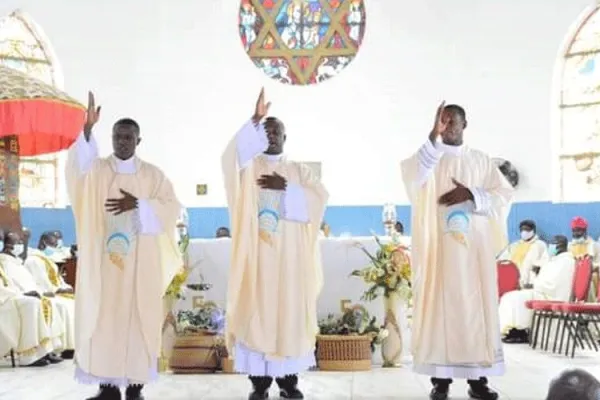The new Priests bless the people of God at the Our Lady Star of the Sea Cathedral of Takoradi shortly after their ordination by Bishop Joseph Francis Kweku Essien of the Wiawso Diocese. / Sekondi-Takoradi Communications Office.