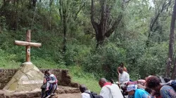 Parishioners of St. Austin's Catholic Church of Kenya's Archdiocese of Nairobi pause to reflect on a Station of the Cross at the Subukia Shrine in the Diocese of Nakuru. Credit: ACI Africa