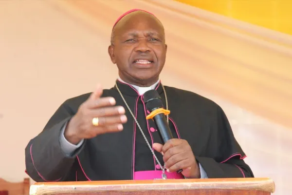 Bishop in Kenya Urges Ministers of Holy Communion to Be "Christ-like"