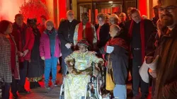 Margaret and Dominic Attah with Archbishop John Wilson of Southwark and UK National Director Caroline Hull outside St George’s Cathedral, London. Credit: ACN