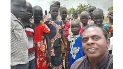 Fr. Lazar Arasu with children at the  Don Bosco Palabek centre in Uganda's Gulu Archdiocese / Fr. Lazar Lazar/ Don Bosco Regee Services Palabek