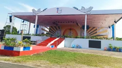 Papal dais ready for Holy Mass on Wednesday, February 1 at Ndolo Airport. Credit: ACI Africa