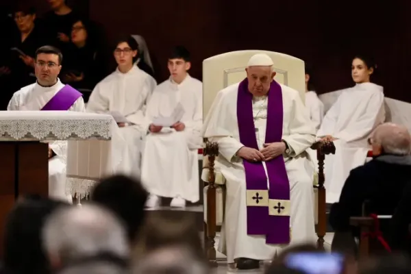 "God never tires of forgiving": Pope Francis Hears Confessions at Roman Parish