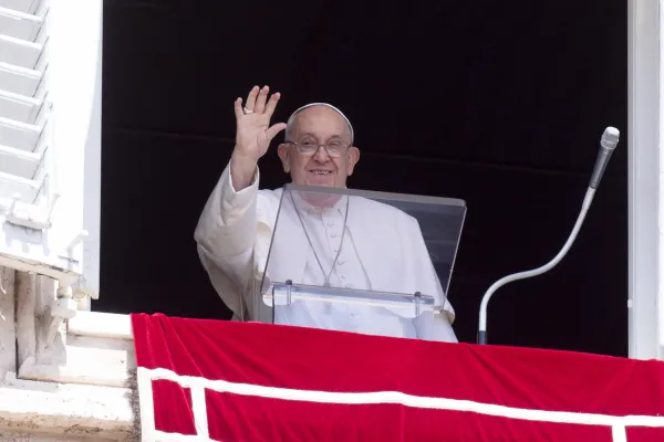 Pope Francis Reflects with Wonder on "the miracle of the Eucharist"