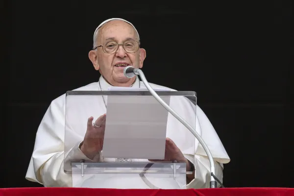 Pope Francis: Jesus in the Eucharist Strengthens us in Times of Trial