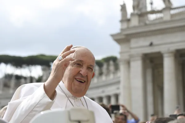 After Pope Francis' Derogatory Remark on Gay Men in Catholic Seminaries, Vatican Apologizes