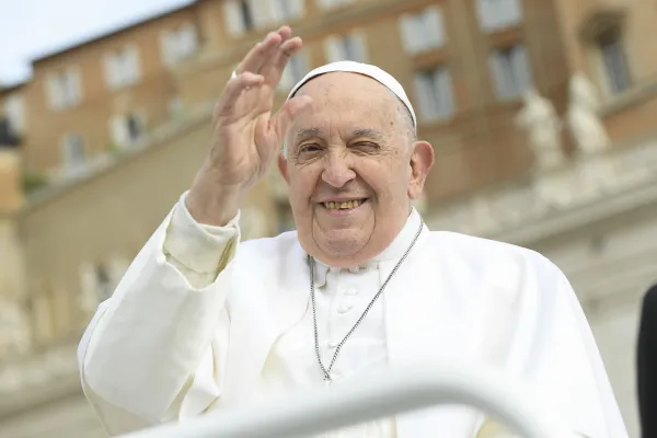 "Go ahead with your vocation": Pope Francis Tells Gay Man Rejected from Seminary