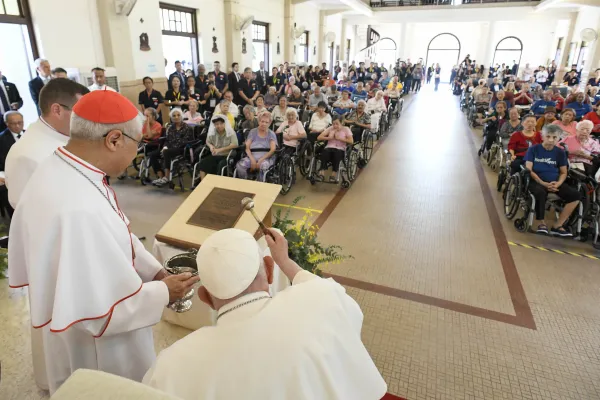 Pope Francis Concludes Apostolic Journey with Elderly and Youth of Singapore