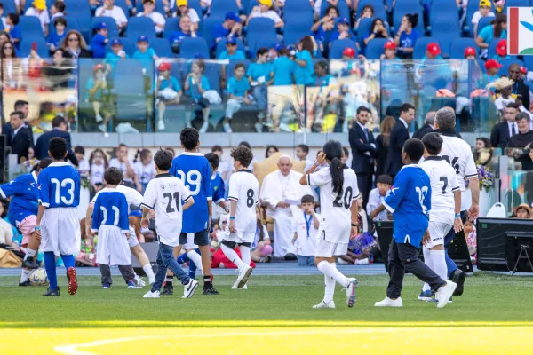 “In you, children, everything speaks of life, the future”: Pope Francis to Thousands at World Children’s Day in Rome