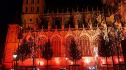 St. John’s Cathedral in the Netherlands is lit up for Red Wednesday on Nov. 23, 2022. / Credit: Ldhank, CC BY-SA 4.0, via Wikimedia Commons