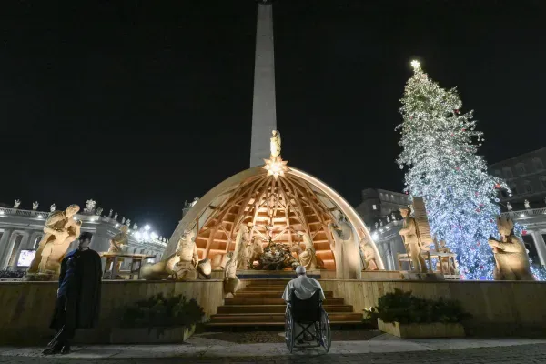 Pope Francis Gives Thanks to God for Benedict XVI’s Sacrifices for the Church