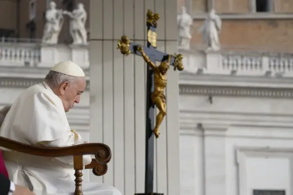 Pope Francis Sends Heartfelt Message to 17-year-old Girl Suffering from Serious Illness