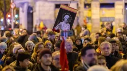 A crowd prays the rosary in Madrid, Spain, on the solemnity of the Immaculate Conception, patron saint of Spain, Dec. 8, 2023. / Credit: ACI Prensa