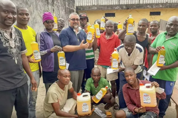 Ebolowa prison prisoners learn how to make liquid soap thanks to Don Bosco and the Salesians. Credit: Salesian Missions