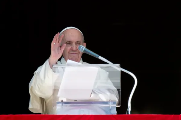 "Is your faith tired and do you want to reinvigorate it?" Pope Francis at the Angelus