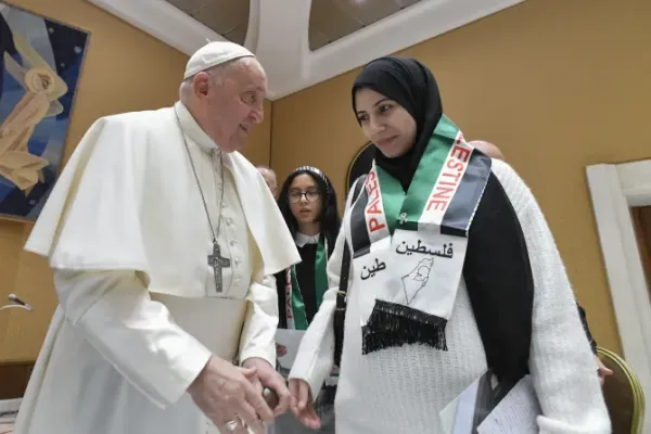 Pope Francis Meets with Relatives of Palestinians Living in Gaza