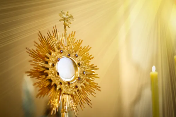 Seeing the Eucharist through the Eyes of 10 Saints