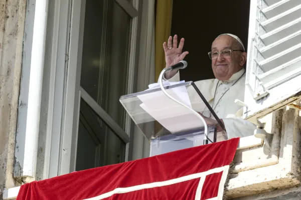 Pope Francis Urges Married Couples to "be open to life"