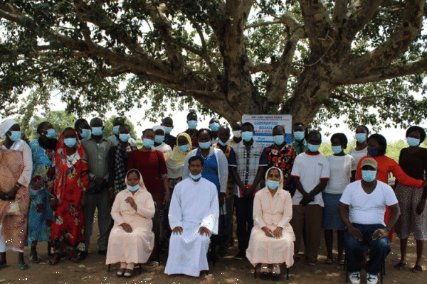 Members of the Society of Daughters of Mary Immaculate (DMI) and the Missionaries of Mary Immaculate (MMI) serving in South Sudan.