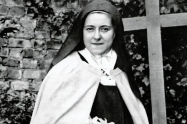 Pope Francis Highlights "little greatness" of St. Thérèse of Lisieux in Apostolic Letter