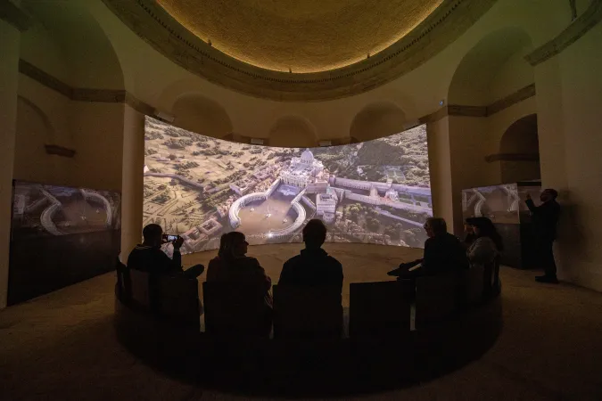 One of the theaters in the “Pétros ení” exhibition on St. Peter’s Basilica.