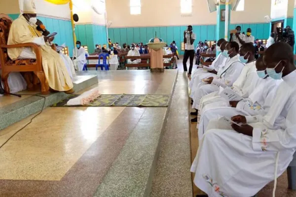 Free Deacons, Priests to Serve “without any hindrance”: Ugandan Bishop to Parents, Family