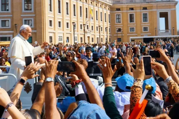 Thousands of Young People Gather in Rome to Delve Deeper into Meaning of Holy Week