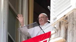 Pope Francis greets pilgrims at the Sunday Angelus at the Vatican, August 11, 2024 / Vatican Media