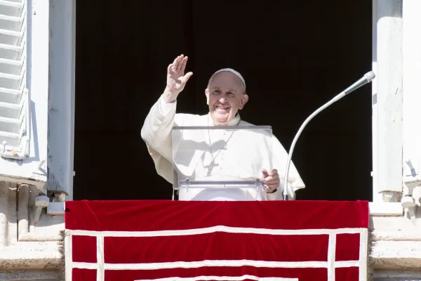 Let’s Focus on Helping Others This Christmas: Pope Francis