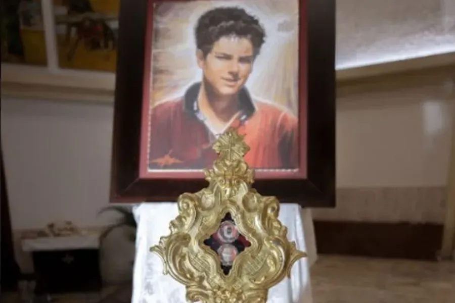 A reliquary containing relics of Blessed Carlo Acutis at the Church of Sant’Angela Merici in Rome, Oct. 11, 2021. / Credit: Daniel Ibáñez/CNA