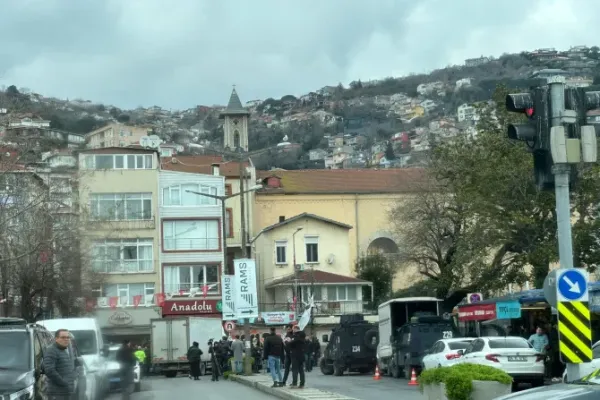 One Person Killed in Shooting at Catholic Church in Istanbul, Manhunt Underway