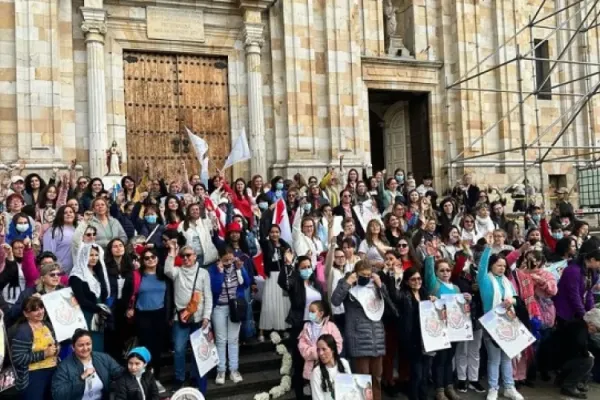 Women from All over the World Pray the Rosary on Solemnity of the Immaculate Conception