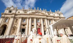 More than 400 priests, bishops, and cardinals concelebrated a Mass with Pope Francis to open the second assembly of the Synod on Synodality on Oct. 2, 2024, in St. Peter’s Square. / Credit: Daniel Ibañez/CNA