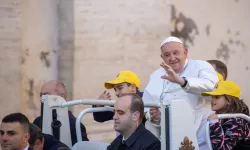 Pope Francis greets pilgrims at his general audience on Wednesday, Nov. 27, 2024, at the Vatican. / Credit: Daniel Ibáñez/CNA