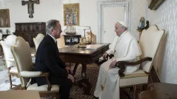 World Food Program head David Beasley meets Pope Francis at the Vatican Jan. 28, 2021. Credit: Vatican Media.