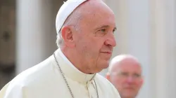 Pope Francis arrives in St. Peter's Square Sept. 21, 2016. Credit: Daniel Ibanez/CNA.