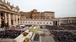 Pope Francis offers Easter Sunday Mass in St. Peter's Square April 21, 2019. Credit: Daniel Ibanez/CNA.