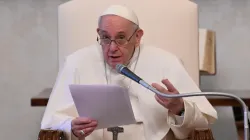 Pope Francis gives his general audience address in the library of the Apostolic Palace April 28, 2021./ Vatican Media.