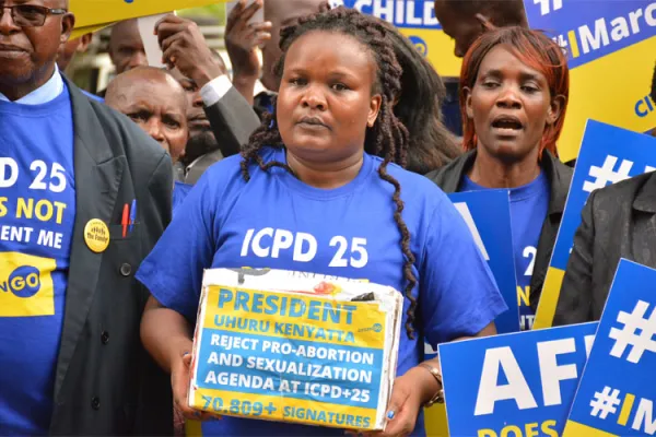 Countering ICPD25: Kenyan Ann Kioko carrying the petition to be presented to President Uhuru Kenyatta on November 11, 2019 / CitizenGO