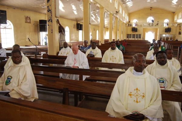 The installation of Archbishop Mattew Ishaya Audu as the Local Ordinary of Jos in Nigeria that took place Tuesday, March 31 was witnessed by 50 people in line with the government’s directive to limit public gatherings in a bid to curb the spread of COVID-19. / Archbishop Ignatius Kaigama