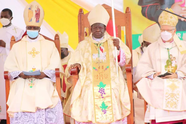 Bishop Mark Kadima (center), Archbishop Hubertus van Megen (right) and Archbishop-elect Maurice Muhatia Makumba at the Episcopal Ordination Mass on 19 February 2022 in Bungoma Diocese. Credit: ACI Africa